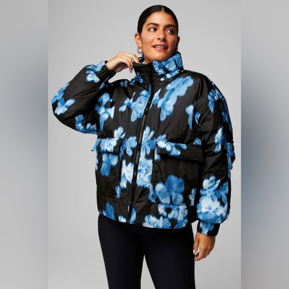 NWT Fabletics All Weather Jacket
XXL/XL 14-16 
In Bloom Shine